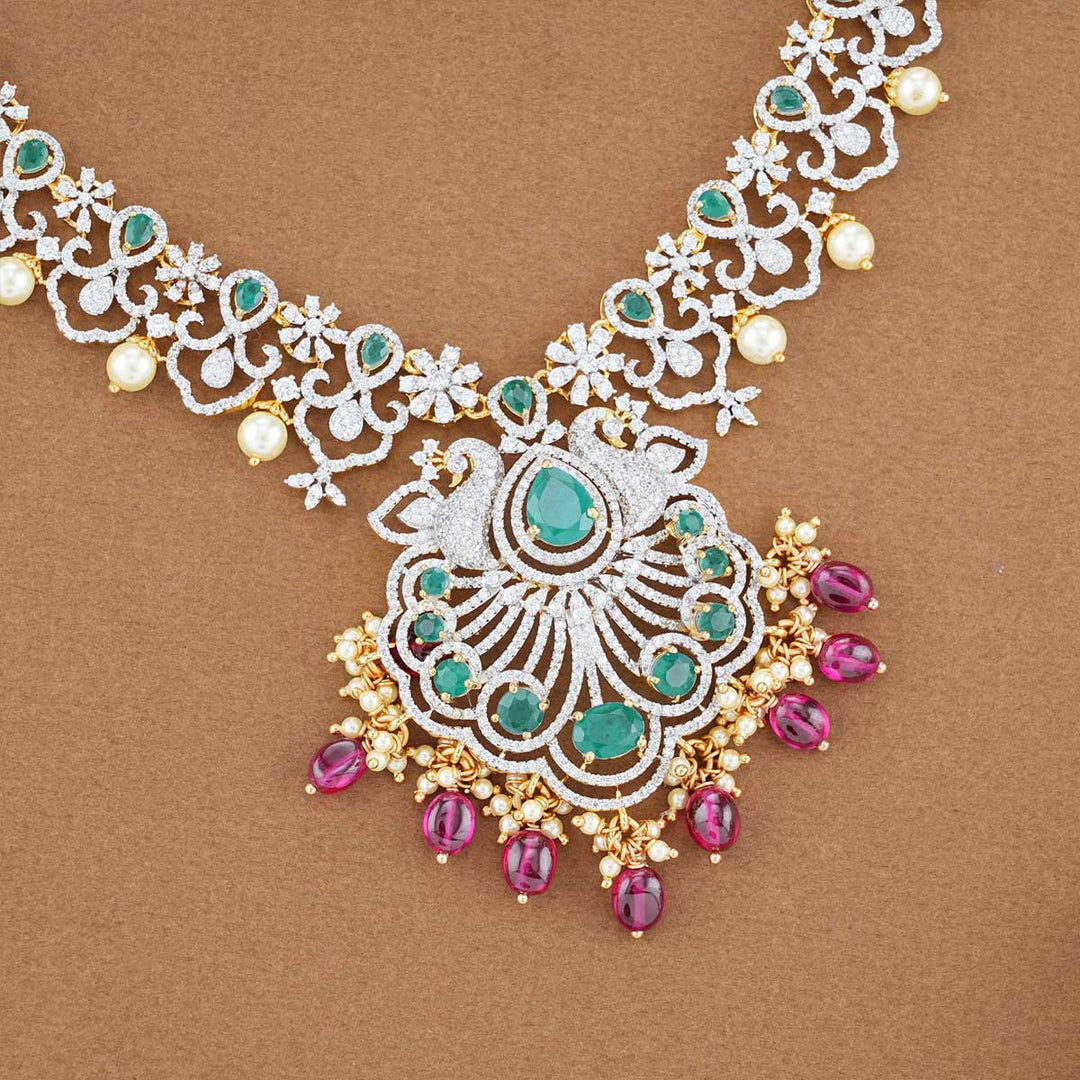 Clusting Diamond Design Necklace Set