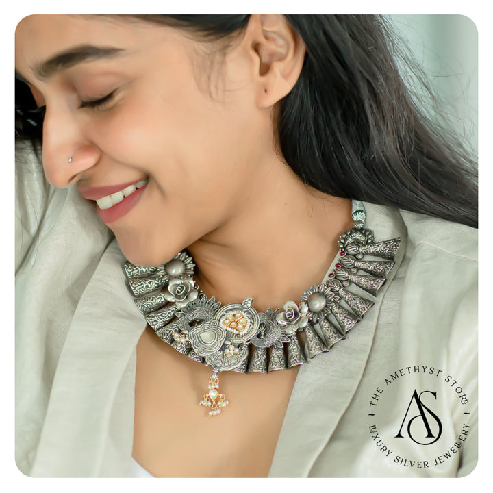 Shakshi Short Necklace