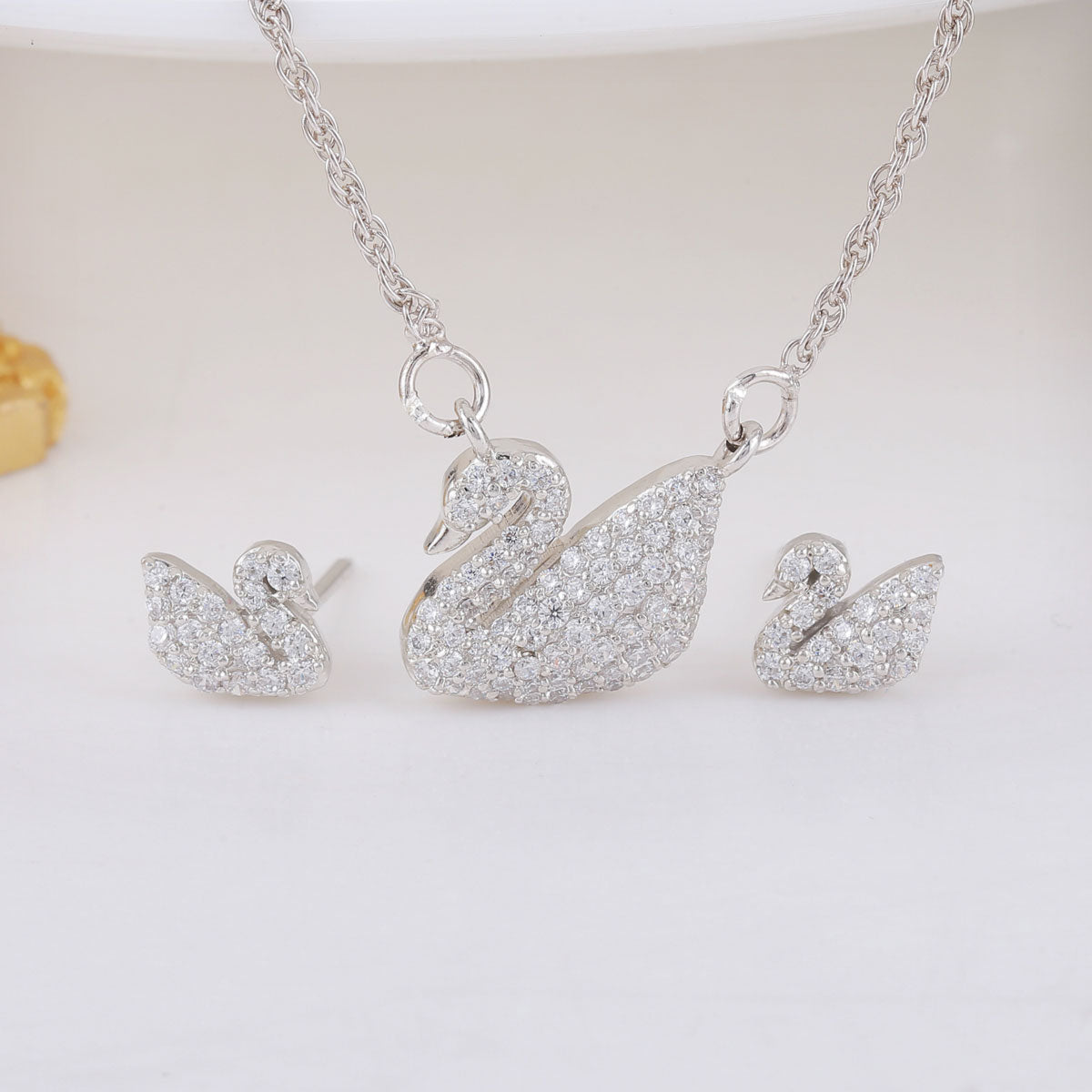 小物入れ VORNADE SILVER SWAN 小物入れ VORNADE SILVER SWAN 小物入れ VORNADE SILVER SWAN Amazon