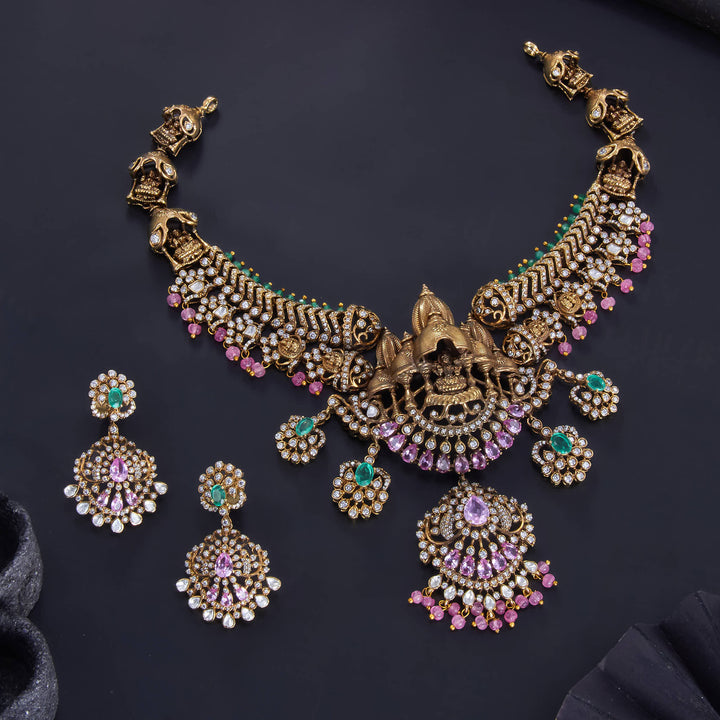 Grandeur Victorian Short Necklace Set