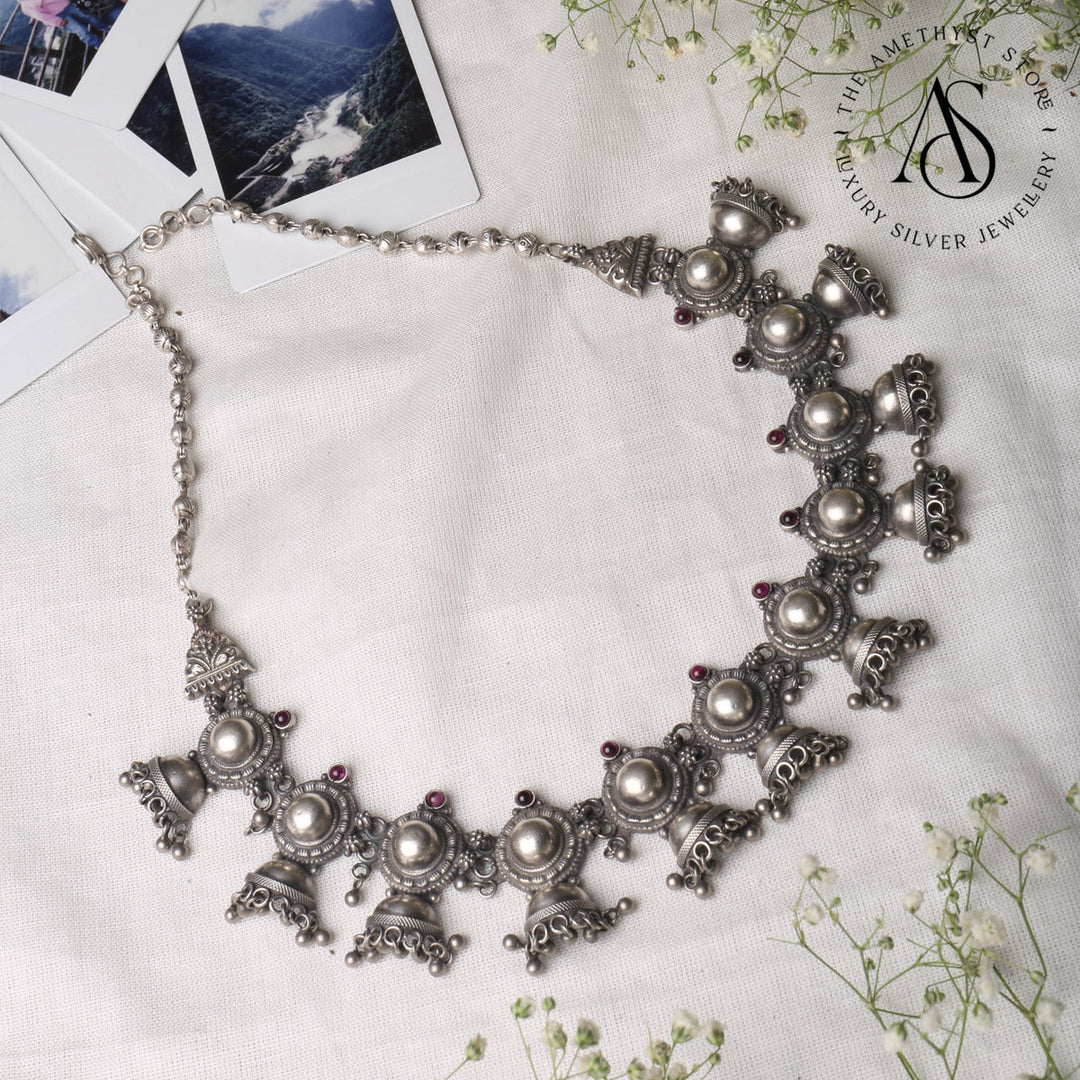Krasivoye Necklace