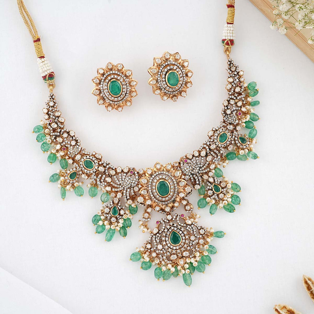 Srinij Victorian Necklace Set