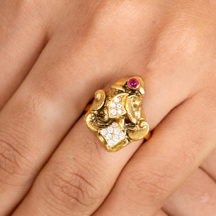 Renisha Nagas Nakshi Ring