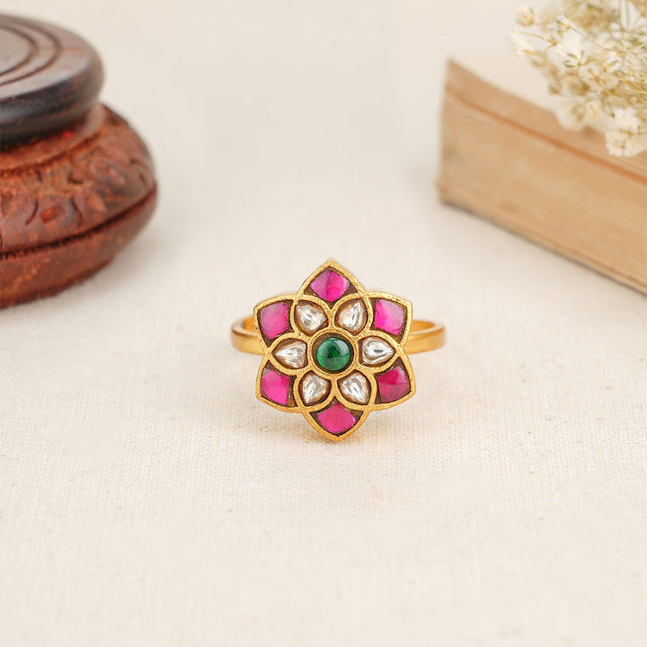 Vedika Kundan Ring