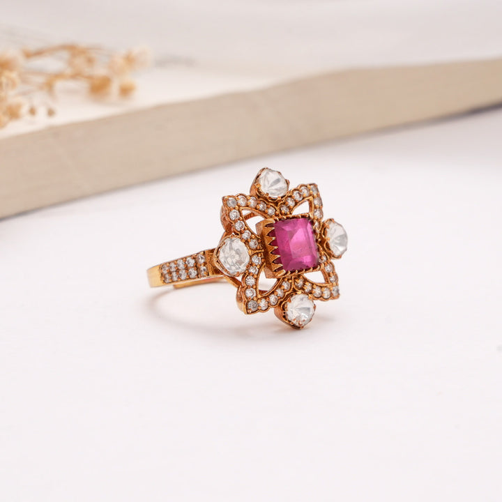 Yashi Victorian Ring