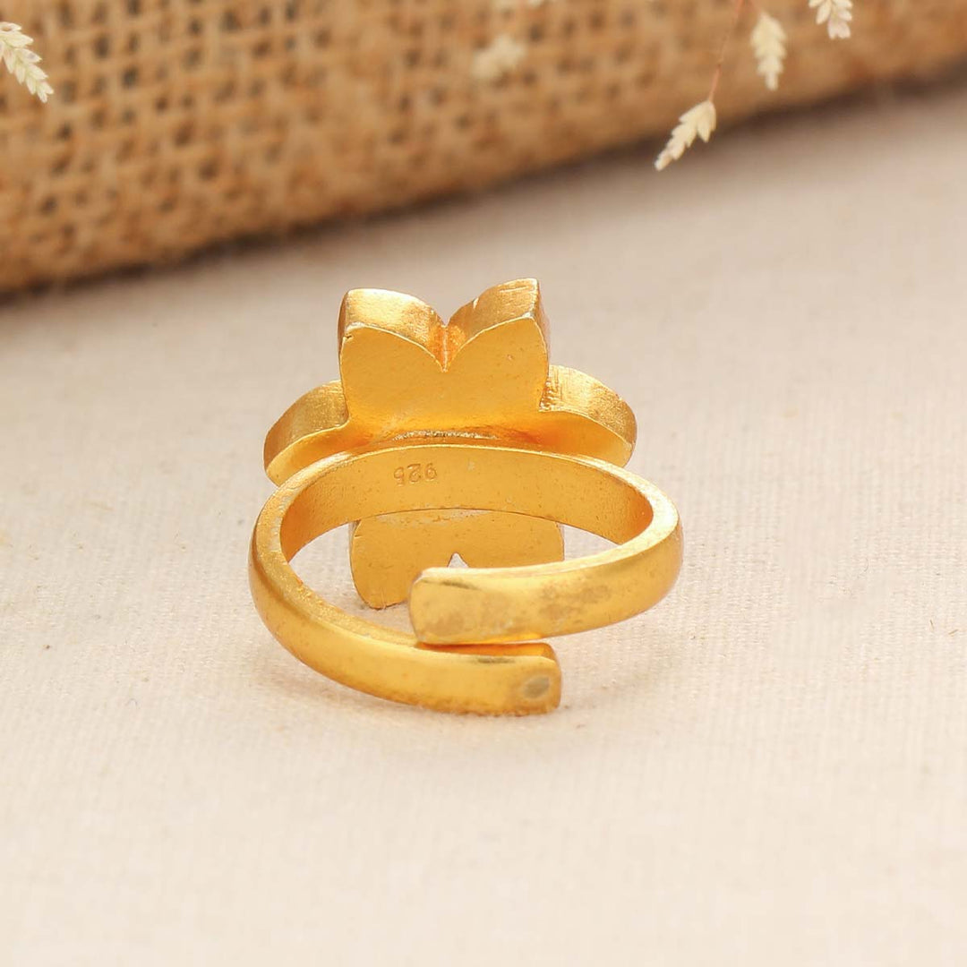 White Floral Kundan Ring