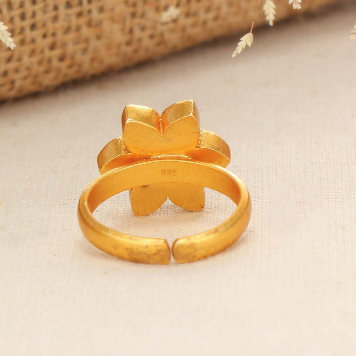 Gynika Kundan Ring