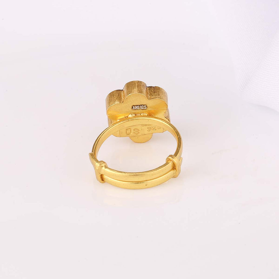 Attractive Floral Kundan Ring