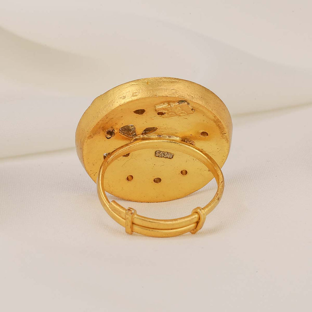 Vedhika Kundan Ring