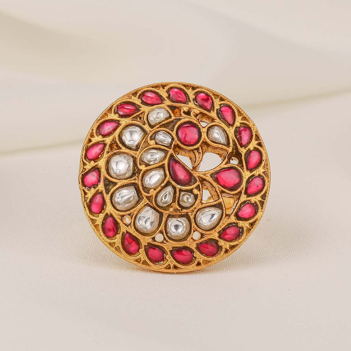 Vedhika Kundan Ring