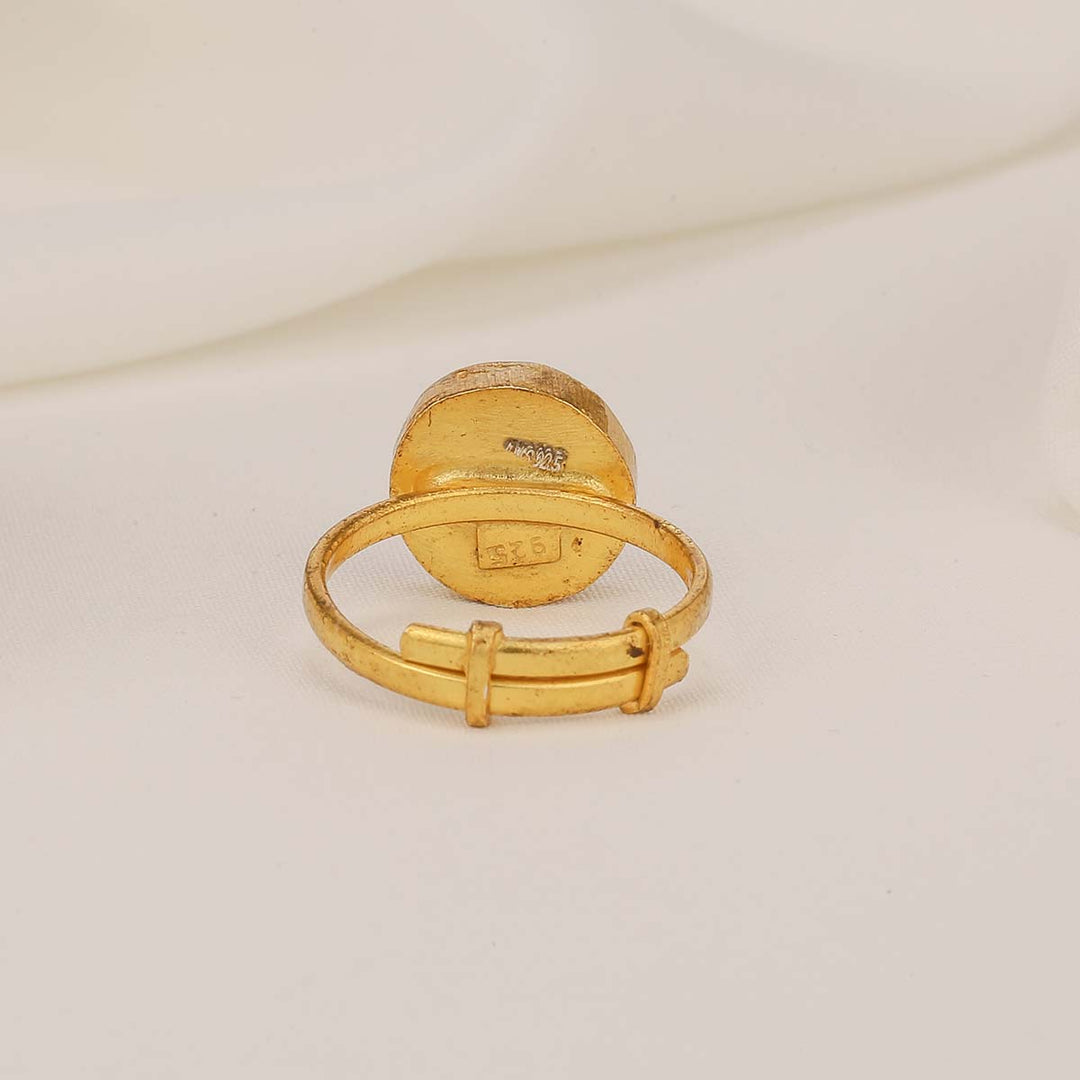 Nivedhitha Kundan Ring