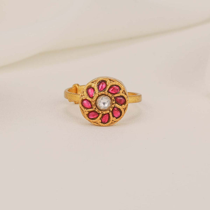 Nivedhitha Kundan Ring