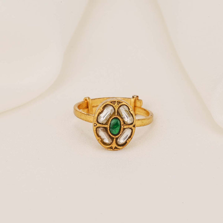 Shinning Charm Kundan Ring