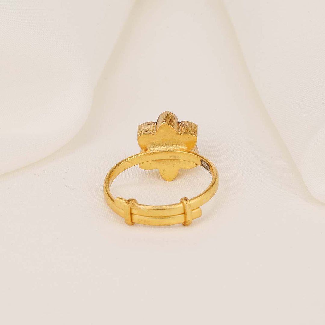 Tanushalekha Kundan Ring