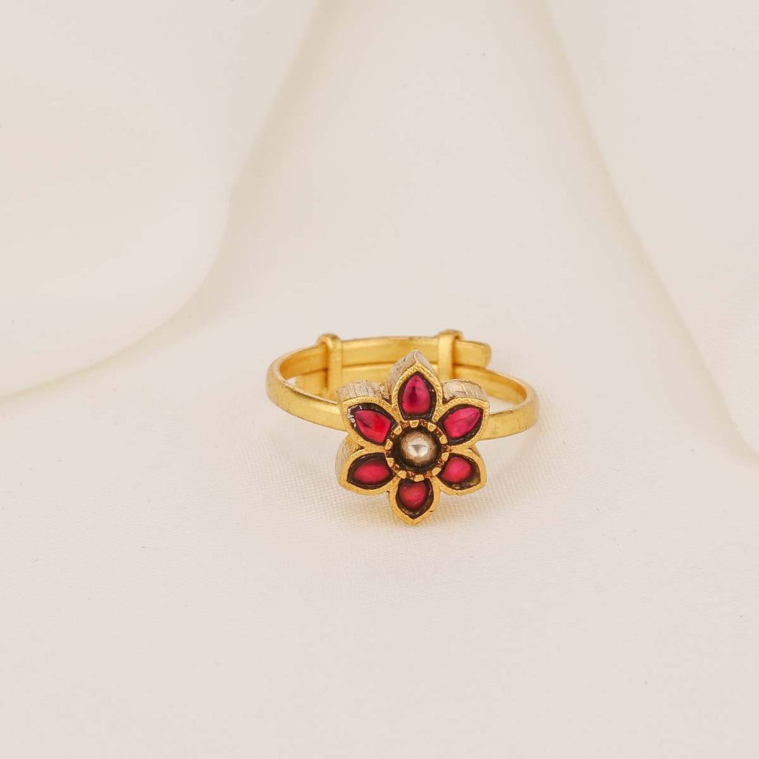 Tanushalekha Kundan Ring