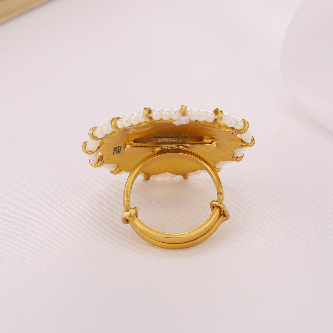 Pretty Kundan Ring