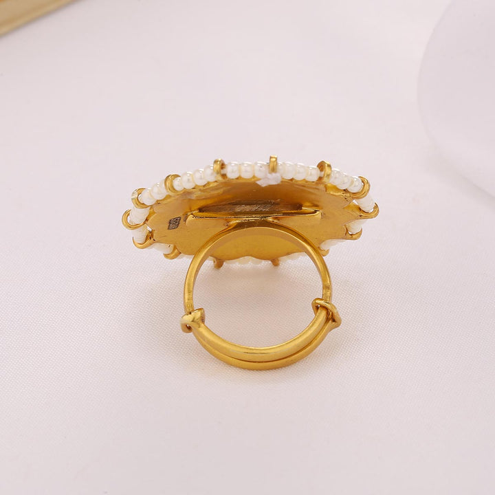 Pretty Kundan Ring