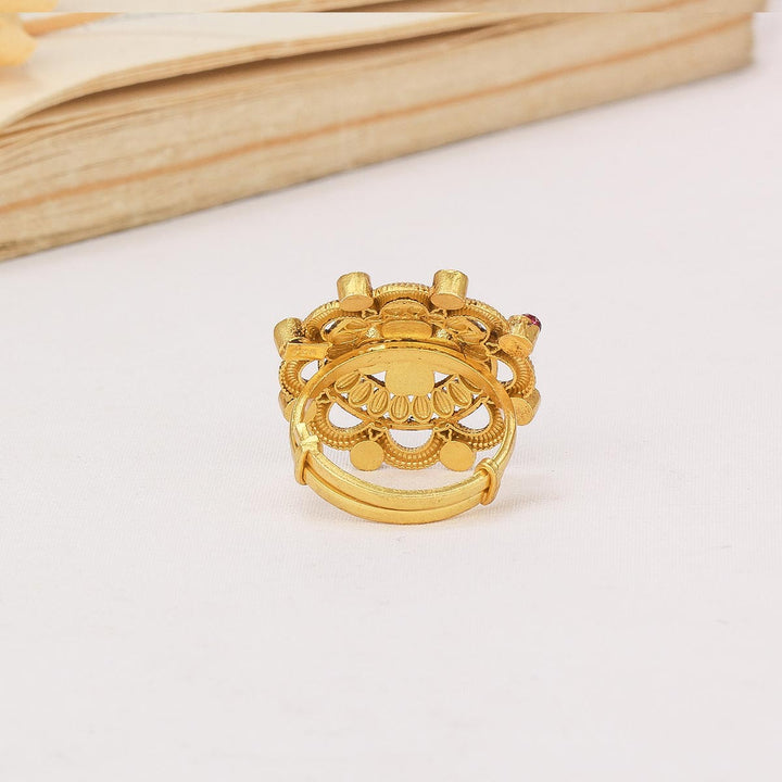 Sahana Kundan Ring
