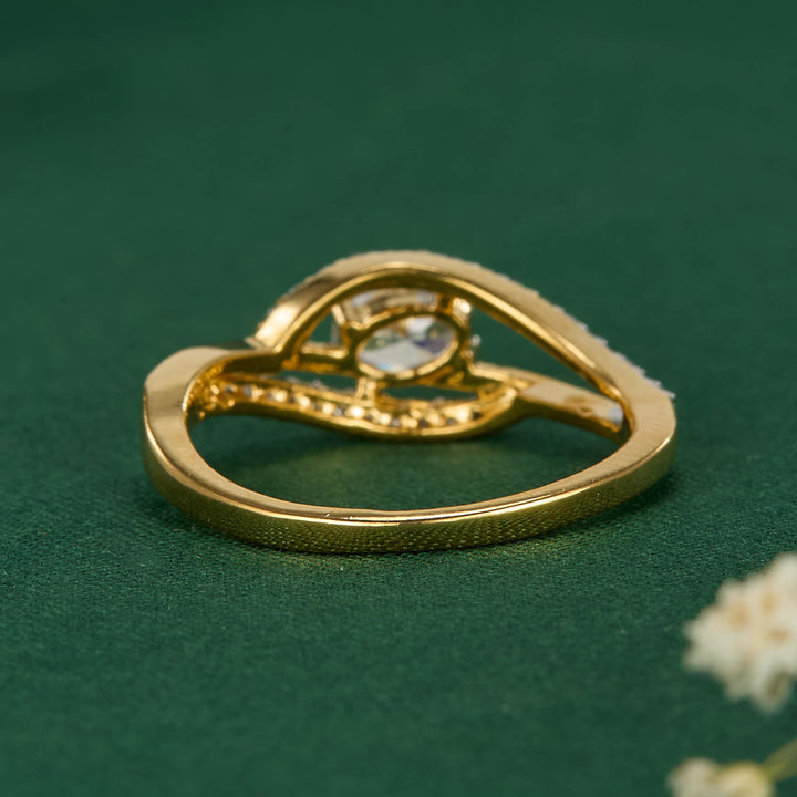 White Orbit Diamond Design Ring