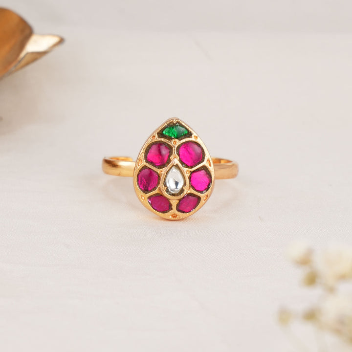 Hridvika Kundan Ring