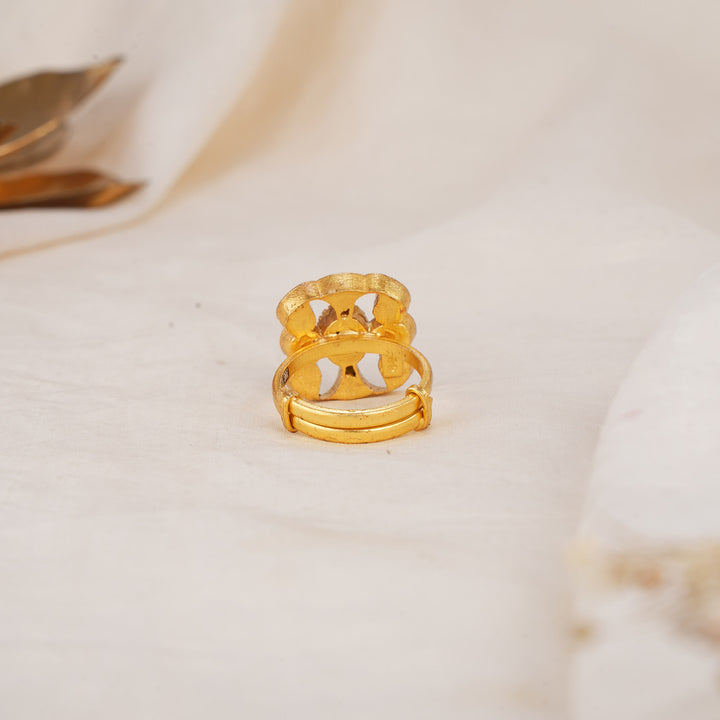 Ravisha Kundan Ring