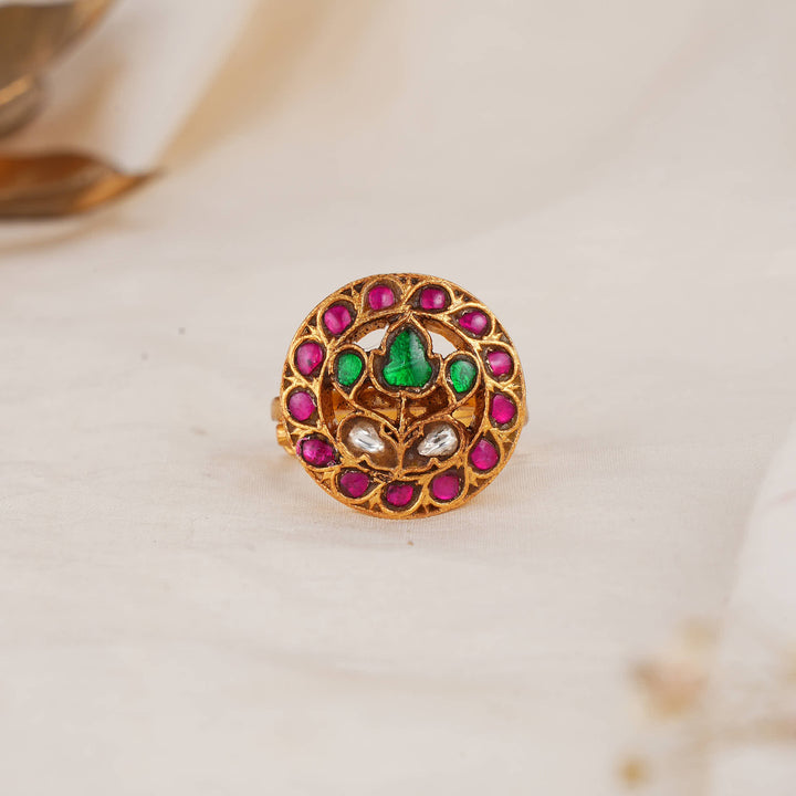 Yalini Kundan Ring