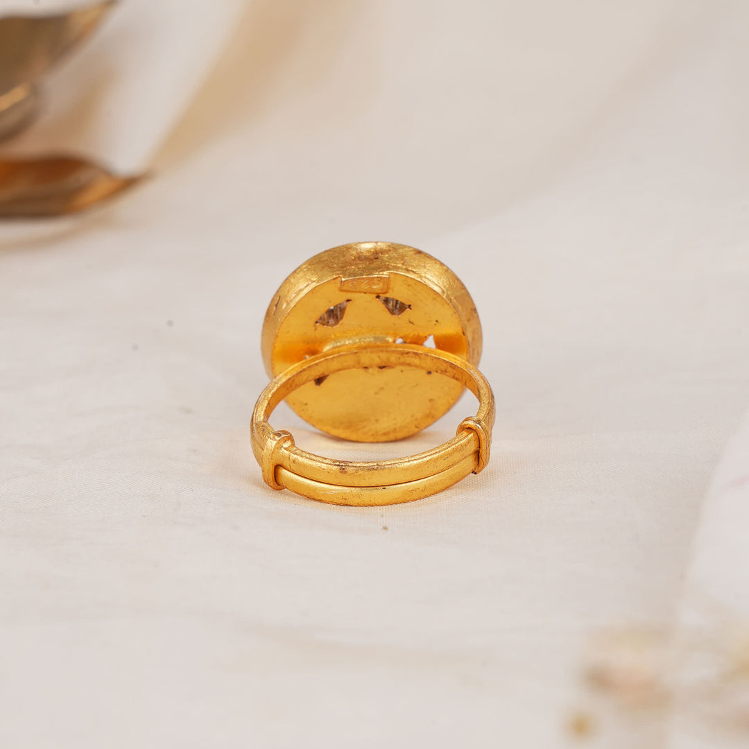 Yalini Kundan Ring