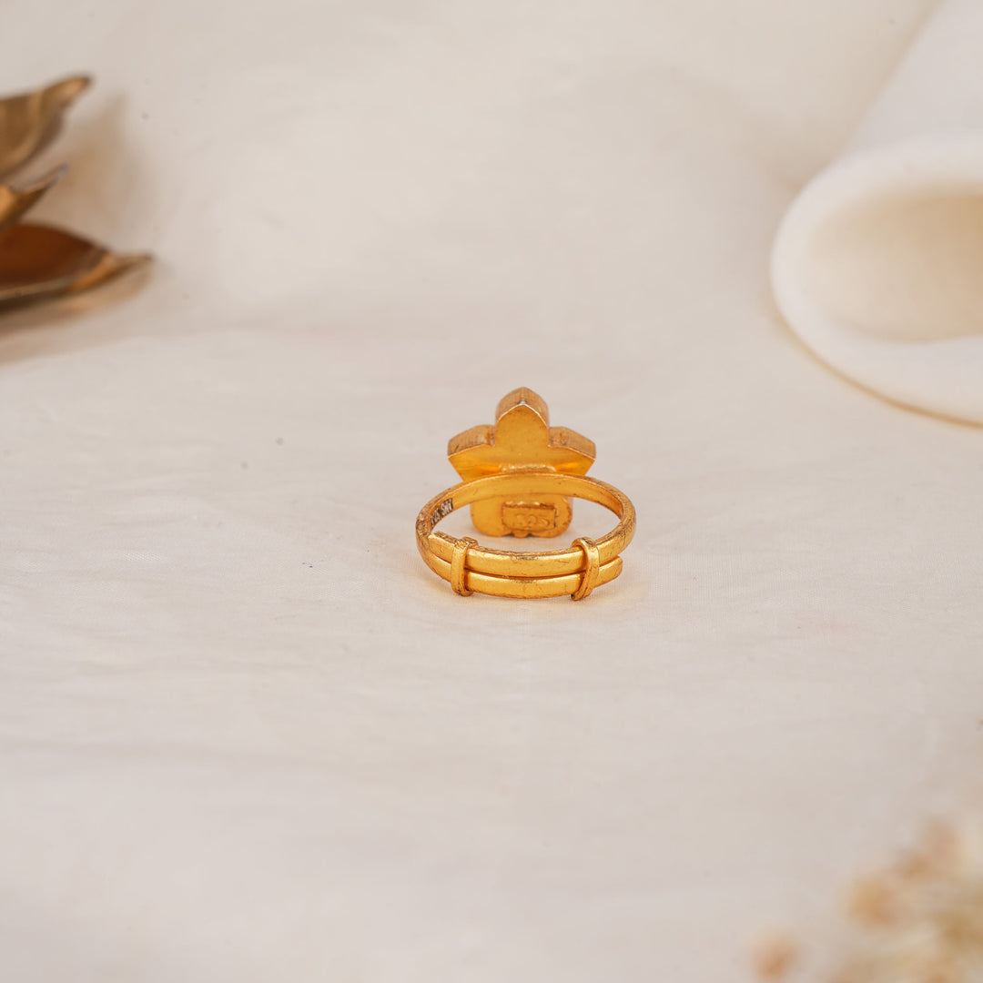 Glimmering Kundan Ring