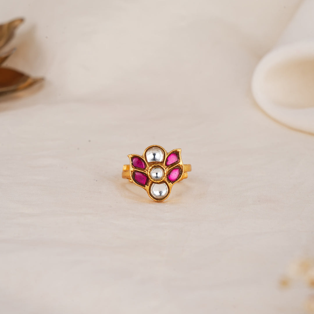 Henisha Kundan Ring