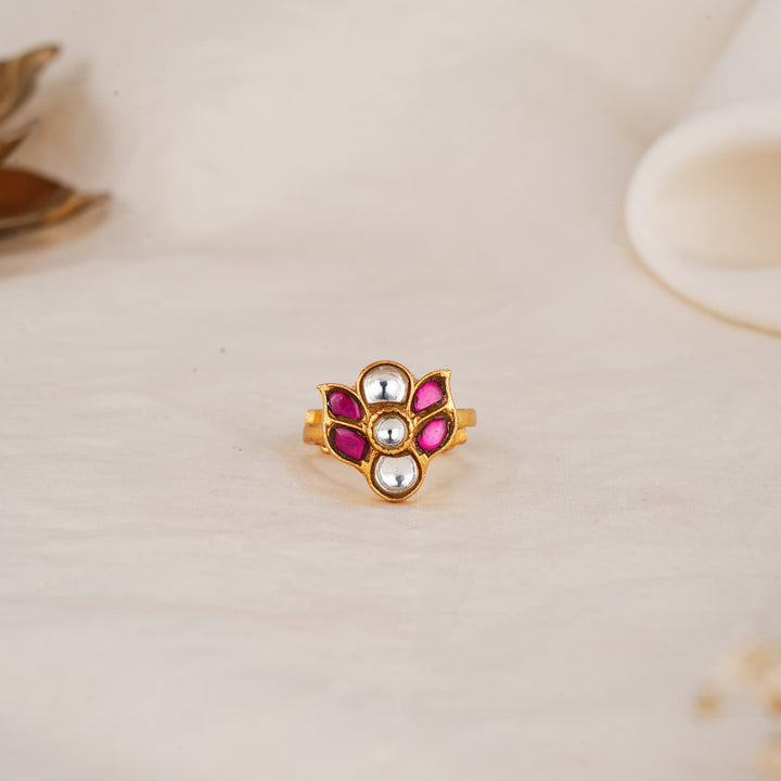 Henisha Kundan Ring