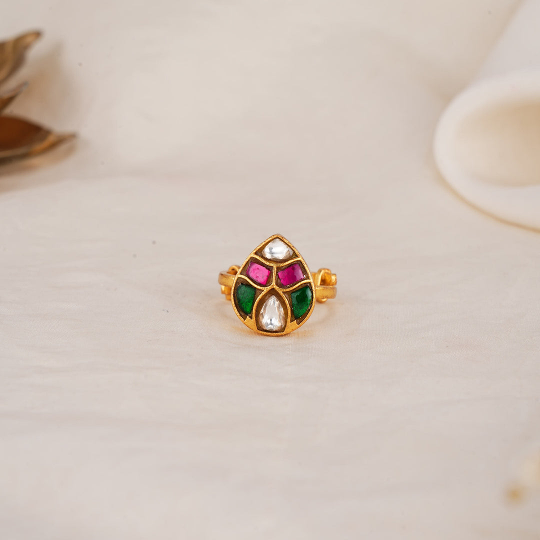 Vinthikaa Kundan Ring