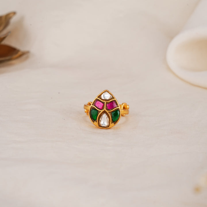 Vinthikaa Kundan Ring