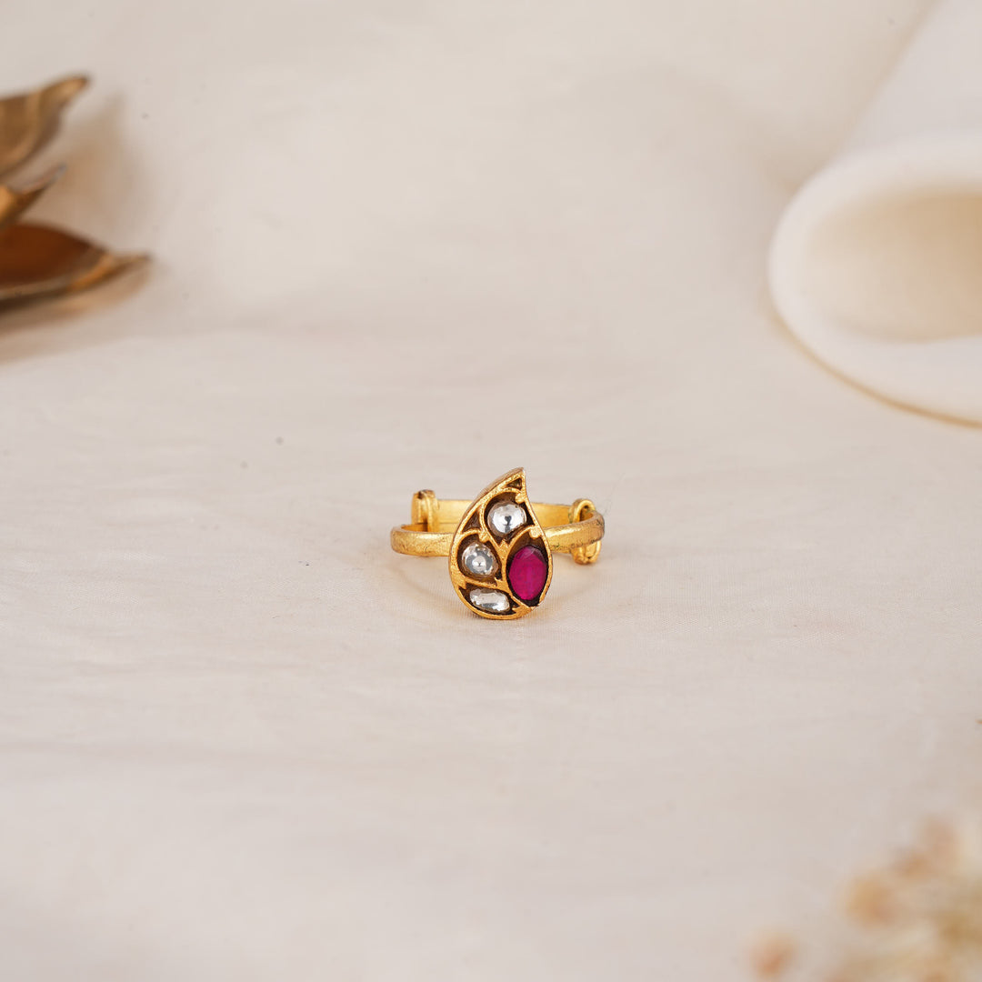 Unique Kundan Ring