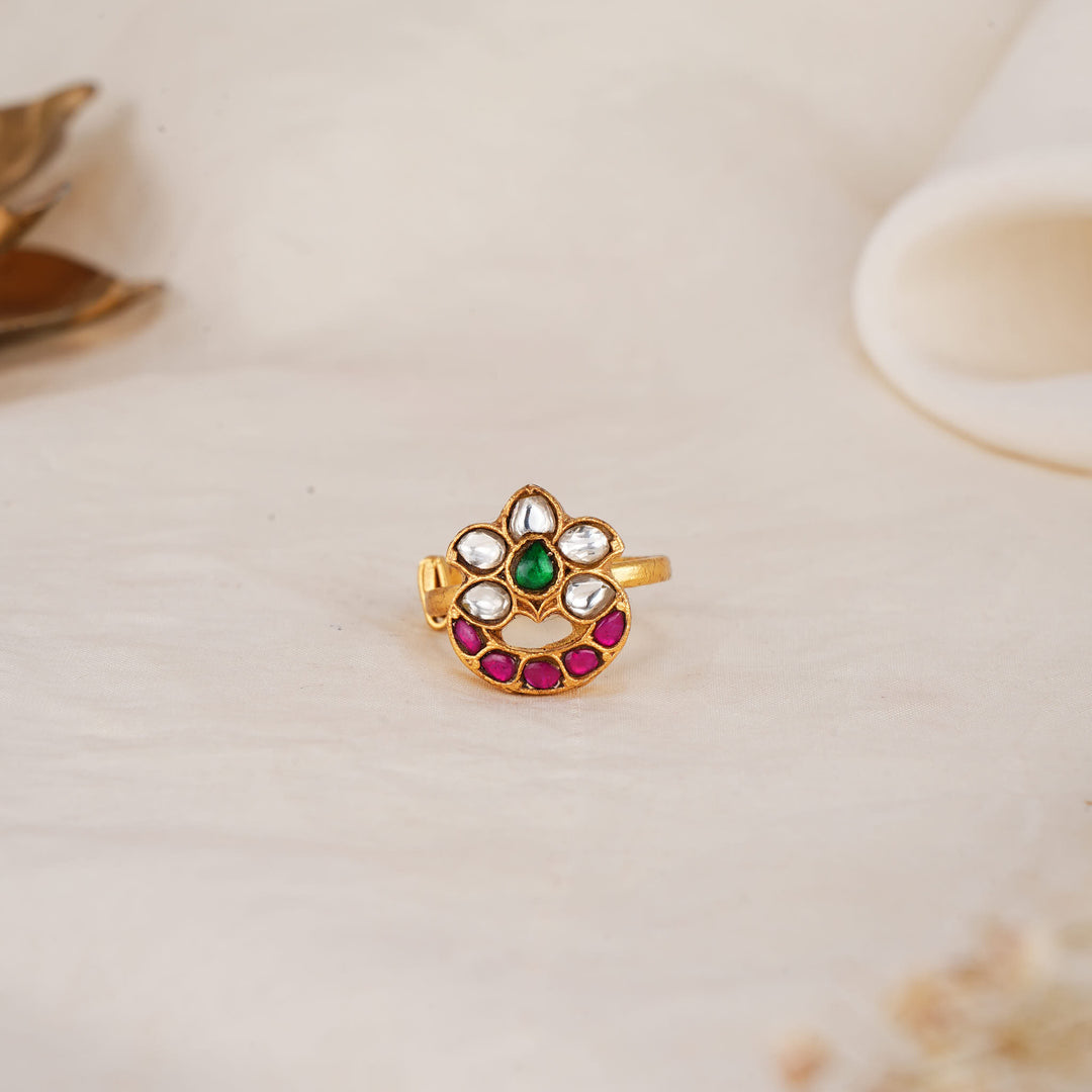 Outstanding Kundan Ring