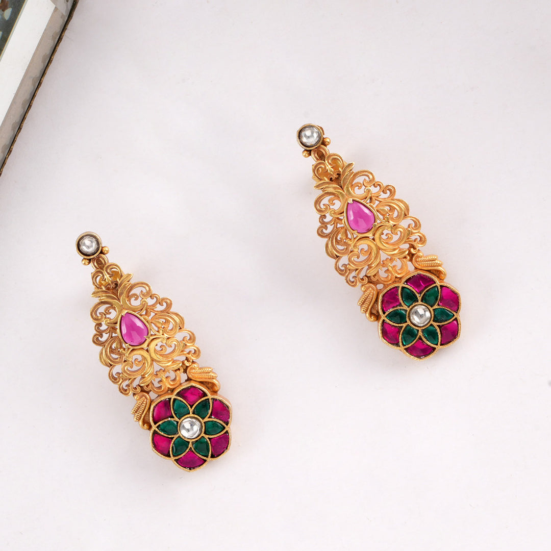 Wanderglow Choker Set