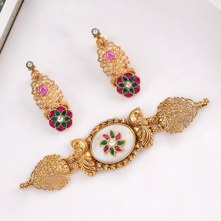 Wanderglow Choker Set