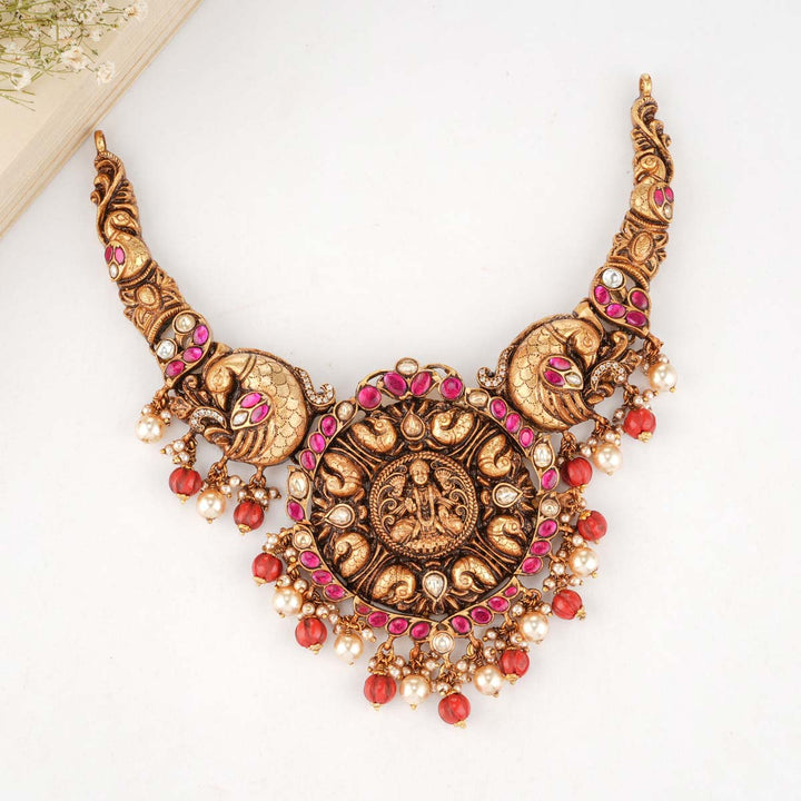 Elegance Short Necklace