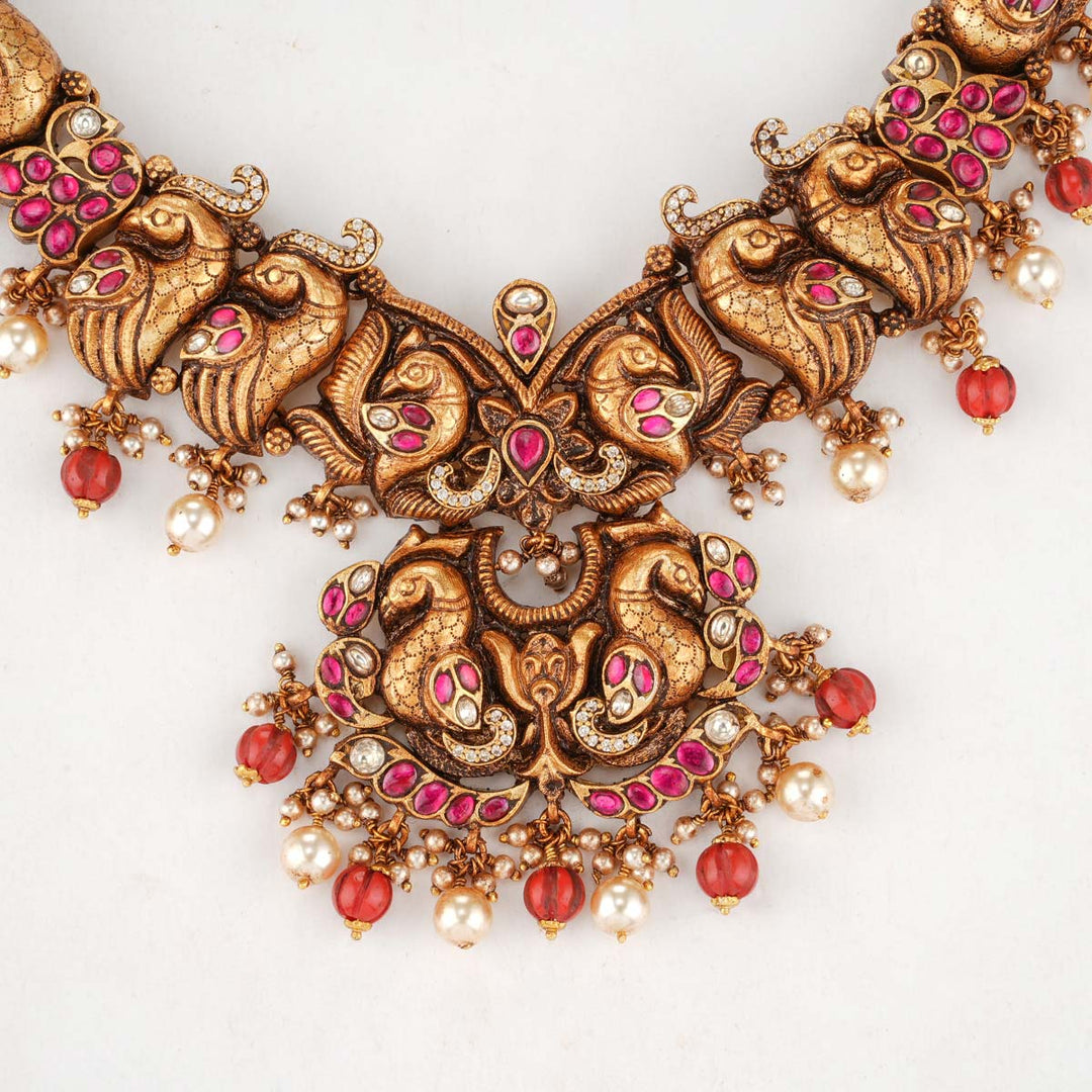 Mesmerizing Short Necklace