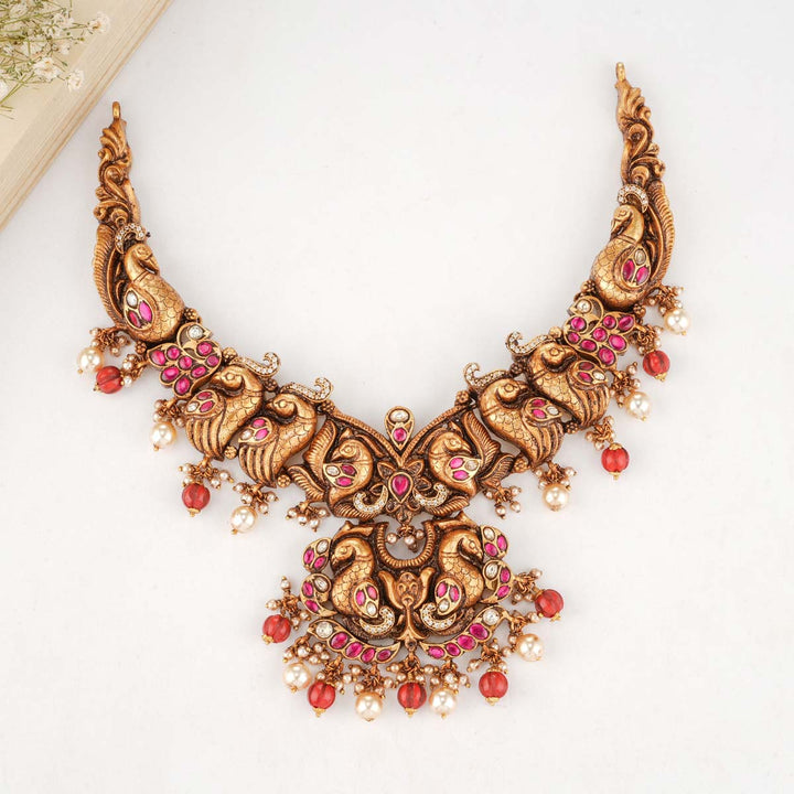 Mesmerizing Short Necklace