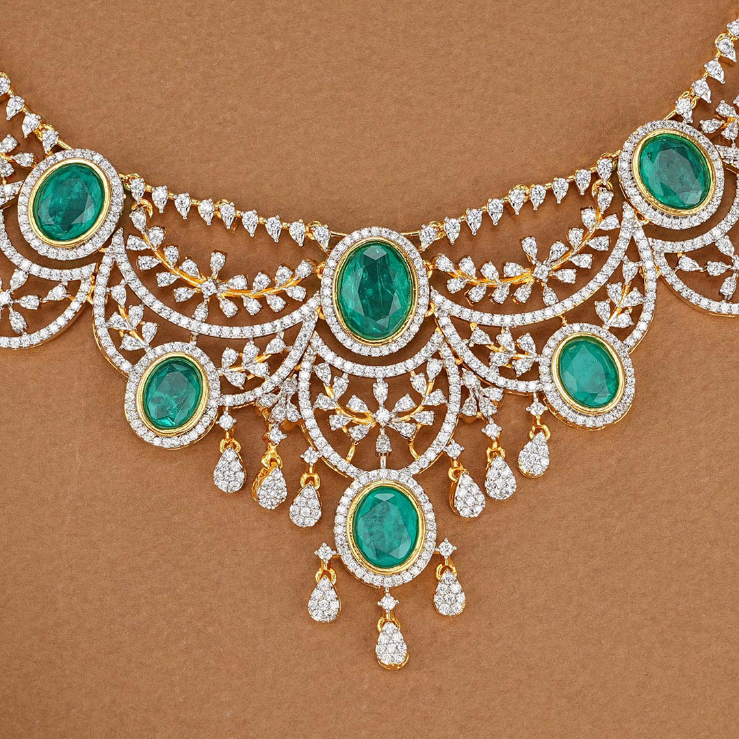 Elegance Avikam Short Necklace Set