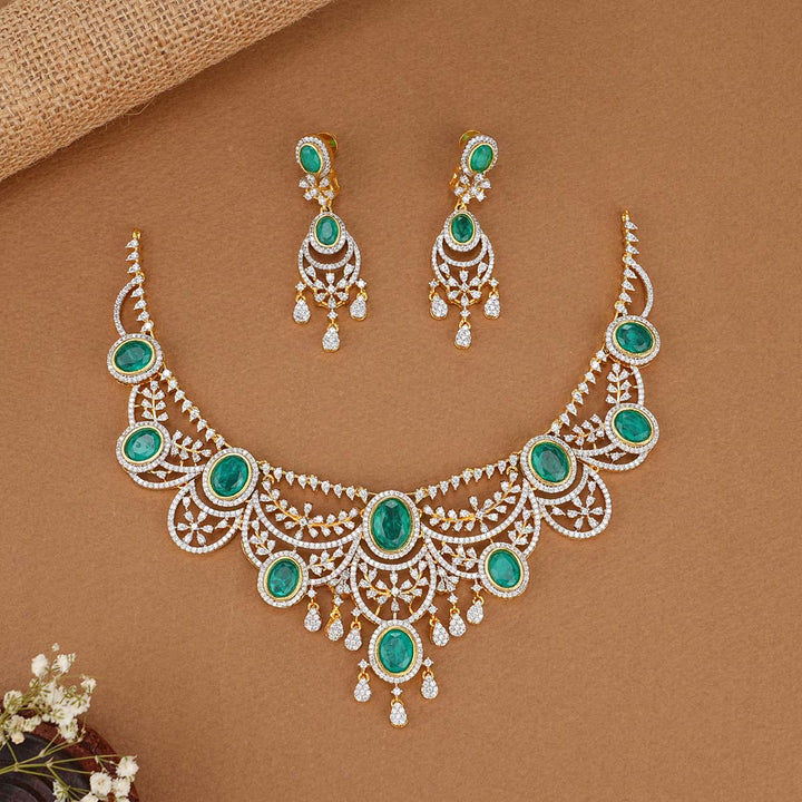 Elegance Avikam Short Necklace Set