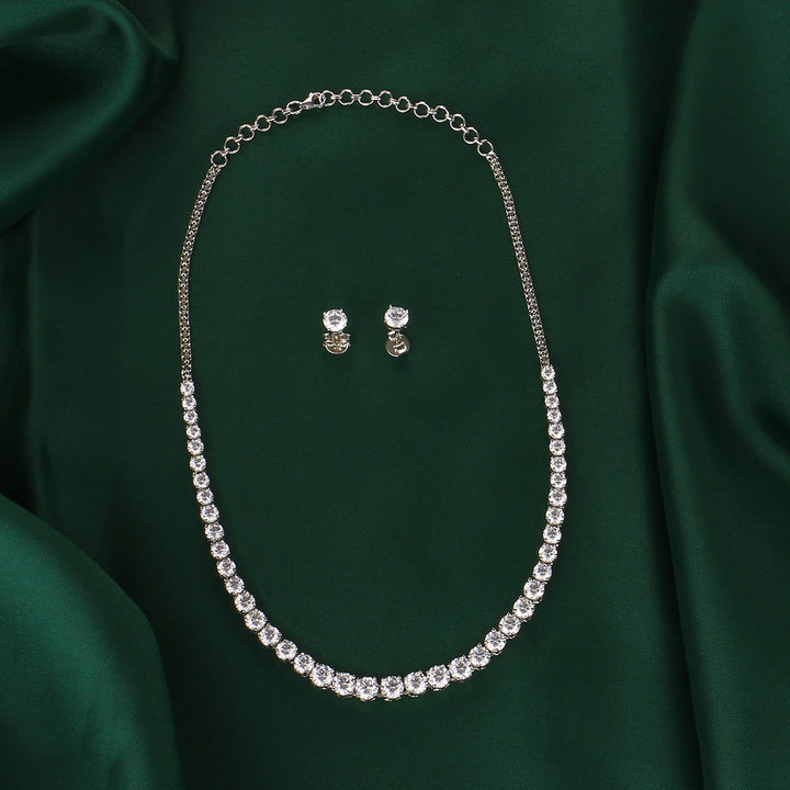 Elina Short Necklace Set