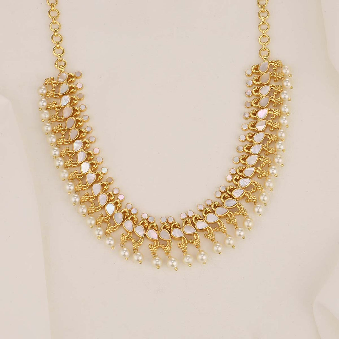 Saishanika  Kundan Necklace Set
