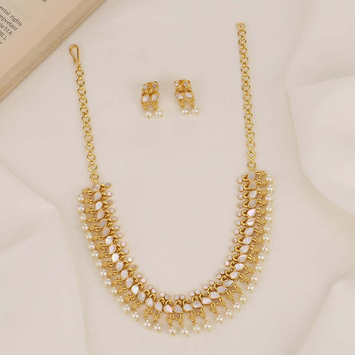 Saishanika  Kundan Necklace Set
