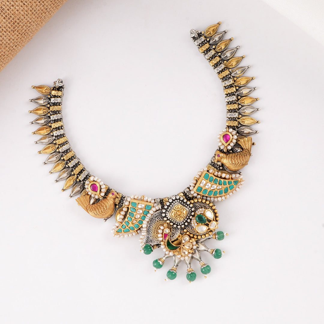 Aura Glow Short Necklace Set