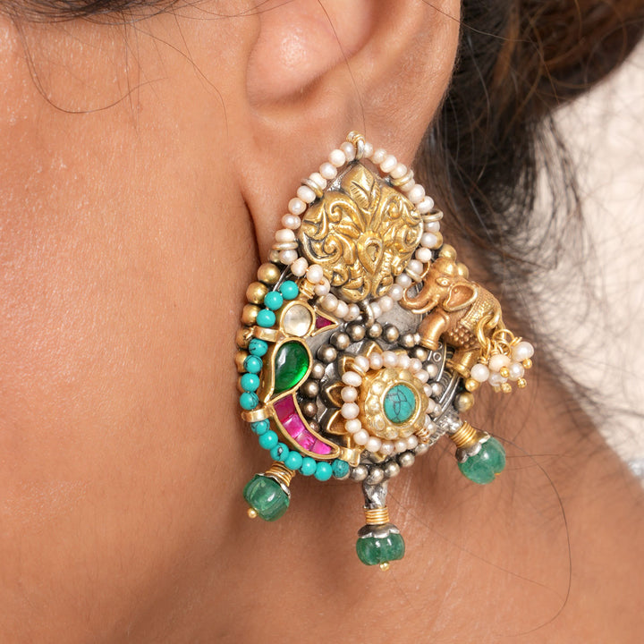 Aura Glow Short Necklace Set