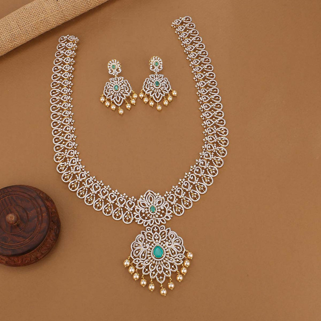 Pretty Avikam Long Necklace Set