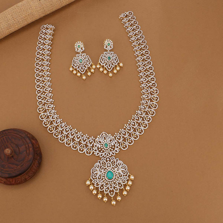 Pretty Avikam Long Necklace Set