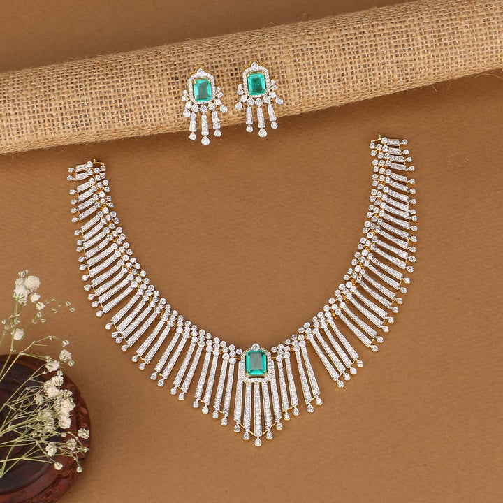 Akshana Avikam Short Necklace Set
