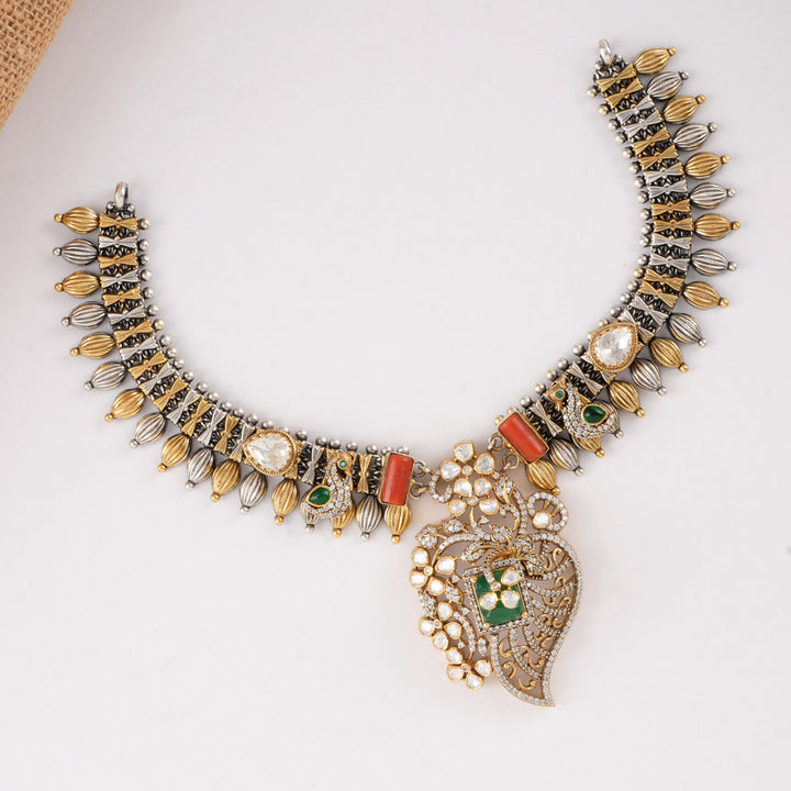 Sunlit Bloom Short Necklace Set